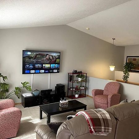 Lachify'S Place-Serene Townhouse Apartment West Fargo ภายนอก รูปภาพ