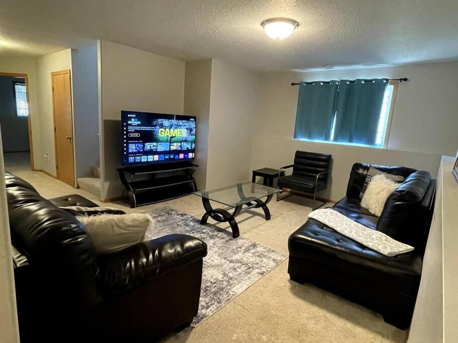 Lachify'S Place-Serene Townhouse Apartment West Fargo ภายนอก รูปภาพ